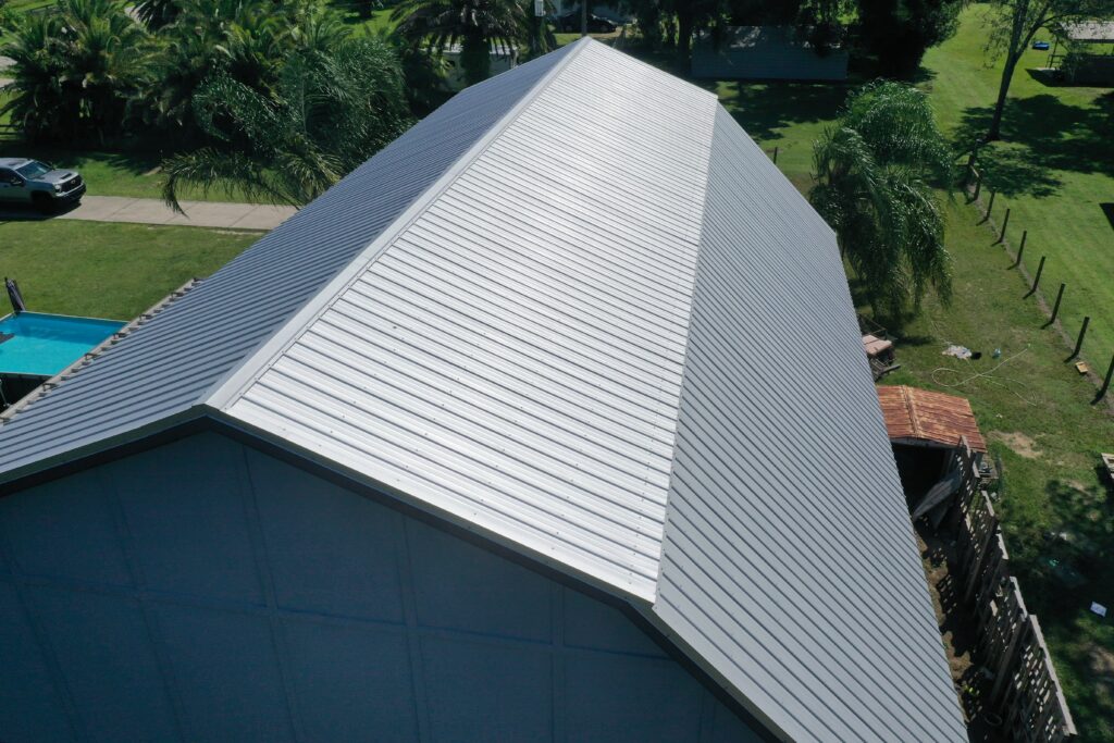 White metal roof installed on residential structure in North Central Florida by Southern Pro Roofing